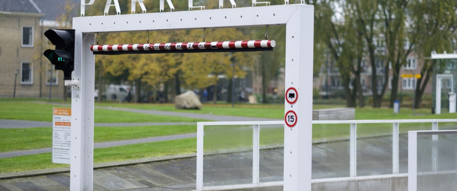 Foto van de ingang Geert Willigen parkeergarage